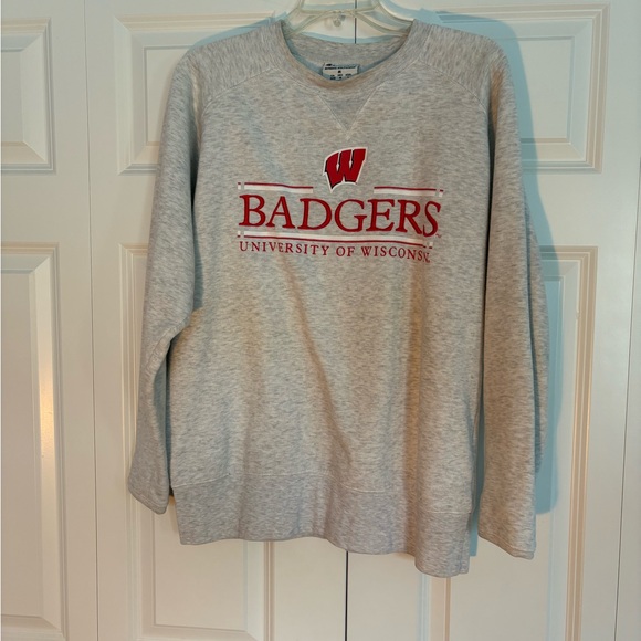 Champion Tops - Champion Light Gray University Of Wisconsin Badgers Sweatshirt